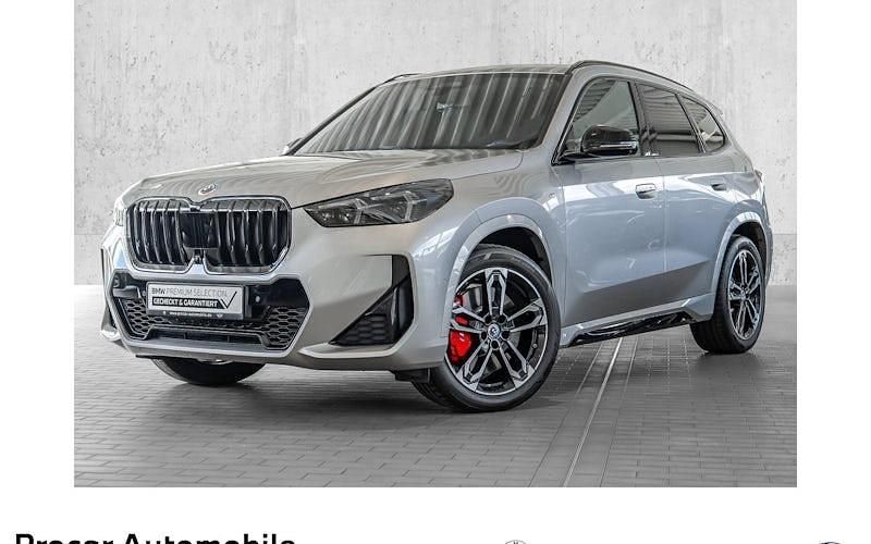 Silber Gebraucht 2023 BMW X1 Comfort Edition SUV | 50.990 € (Teuer) - Bild 1/4