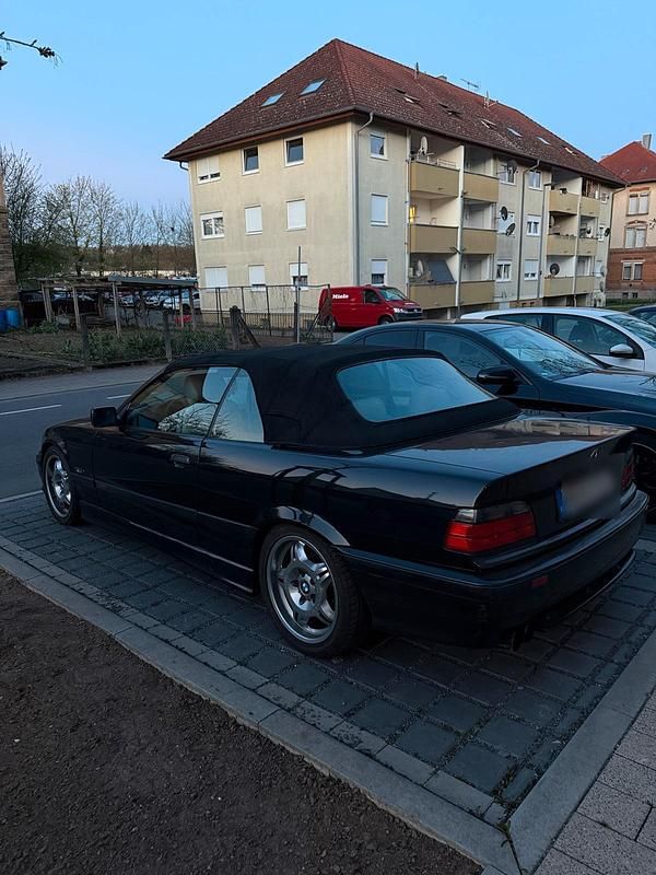 Schwarz Gebraucht 1994 BMW 325 Cabriolet Basis Cabrio | 7.999 € - Bild 1/4