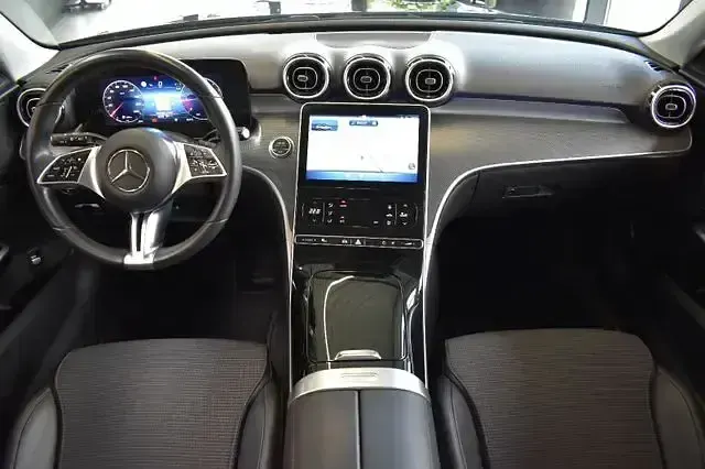 Gebraucht Mercedes C220 Avantgarde 220 PS (161 kW) 2022 Schwarz Limousine