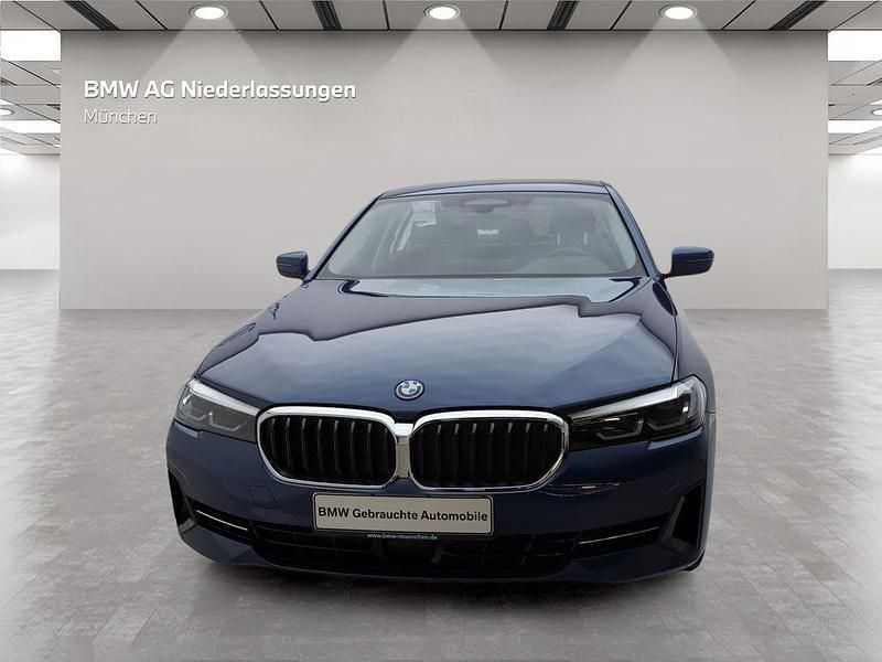 Gebraucht BMW 530e 184 PS (135 kW) 2023 Blau Limousine