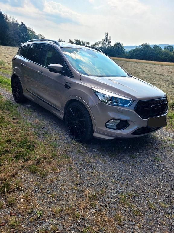 Gebraucht Ford Kuga Vignale 230 PS (169 kW) 2019 Beige SUV