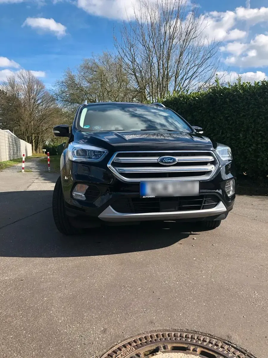 Używany Ford Kuga Titanium 242 KM (177 kW) 2018 Czarny SUV