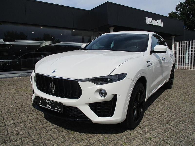 Weiß Gebraucht 2022 Maserati Levante SUV | 57.900 € (Guter Preis) - Bild 1/4