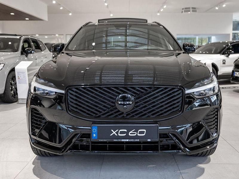 Neu Volvo XC60 Plus 455 PS (334 kW) 2026 Schwarz SUV