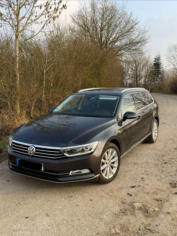 Gebraucht VW Passat Highline 179 PS (131 kW) 2018 Grau Kombi