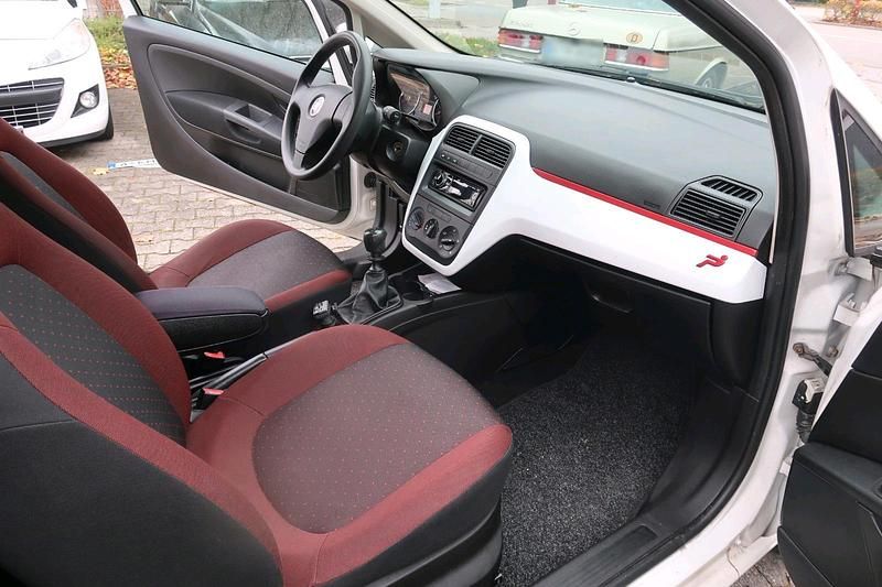 Gebraucht Fiat Punto 65 PS (47 kW) 2009 Weiß Kleinwagen