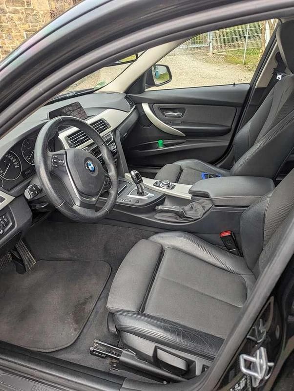 Gebraucht BMW 320 Advantage 190 PS (139 kW) 2017 Schwarz Kombi