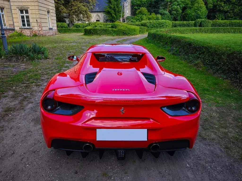 Gebraucht Ferrari 488 669 PS (492 kW) 2018 Rot Cabrio
