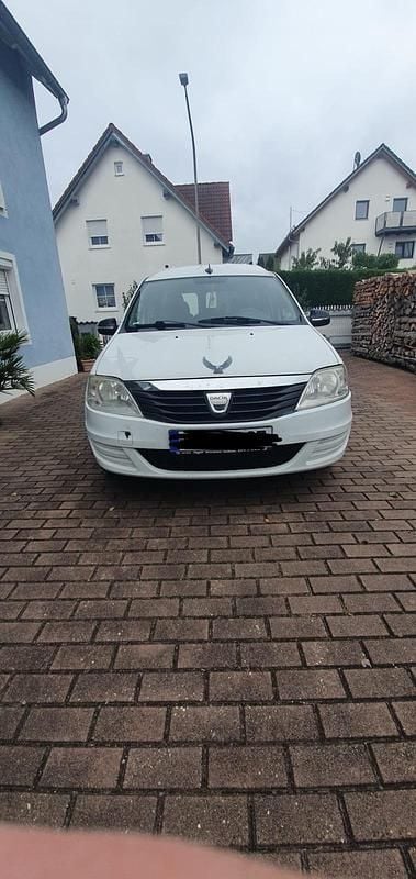 Weiß Gebraucht 2009 Dacia Logan Limousine | 1.500 € (Fairer Preis) - Bild 1/4