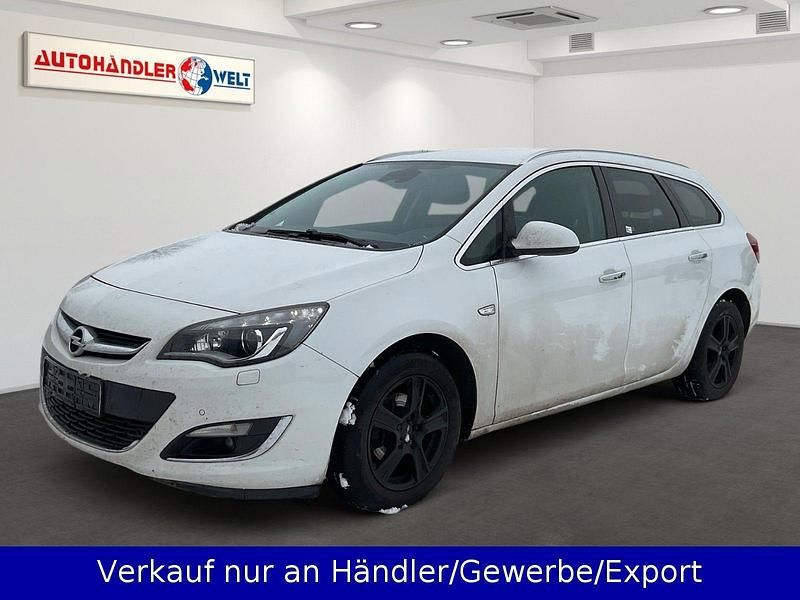 Weiß Gebraucht 2012 Opel Astra Innovation Kombi | 3.499 € (Superpreis) - Bild 1/4