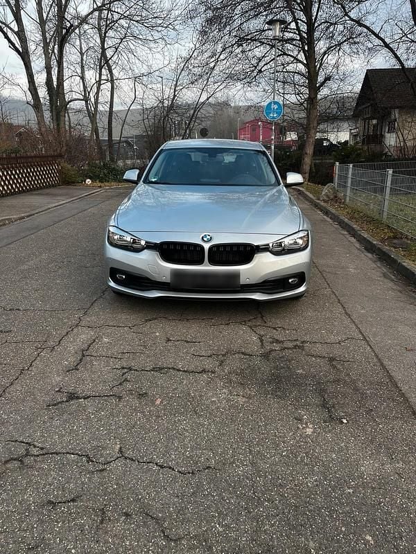 Gebraucht BMW 320 190 PS (139 kW) 2017 Grau Kombi