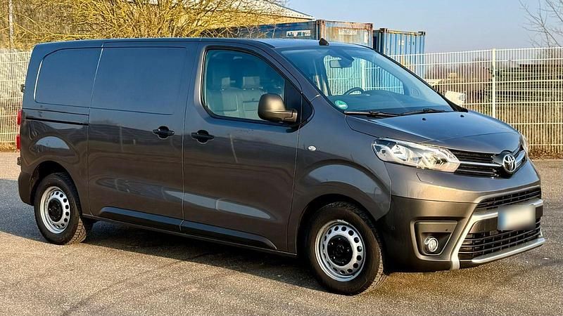 Gebraucht Toyota Proace 144 PS (105 kW) 2022 Grau Van / Kleinbus