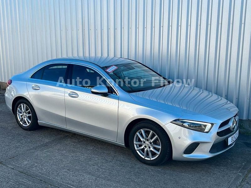 Gebraucht Mercedes A200 Progressive 163 PS (119 kW) 2020 Silber Limousine