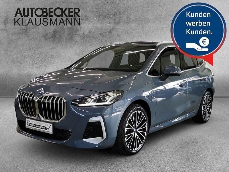 Grau Gebraucht 2024 BMW 230e Active Tourer M Sport Van / Kleinbus | 49.203 € (Etwas zu teuer) - Bild 1/4