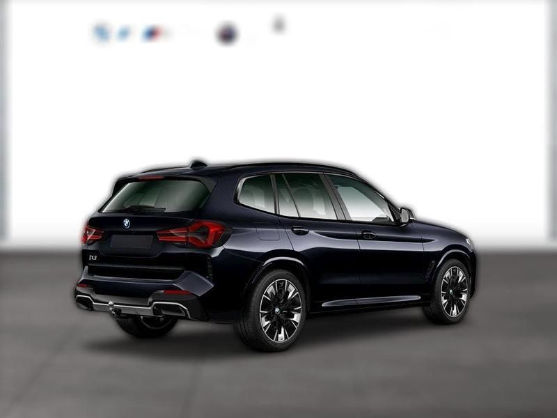 Gebraucht BMW iX3 Impressive 210 kW (286 PS) 2023 Schwarz metallic SUV