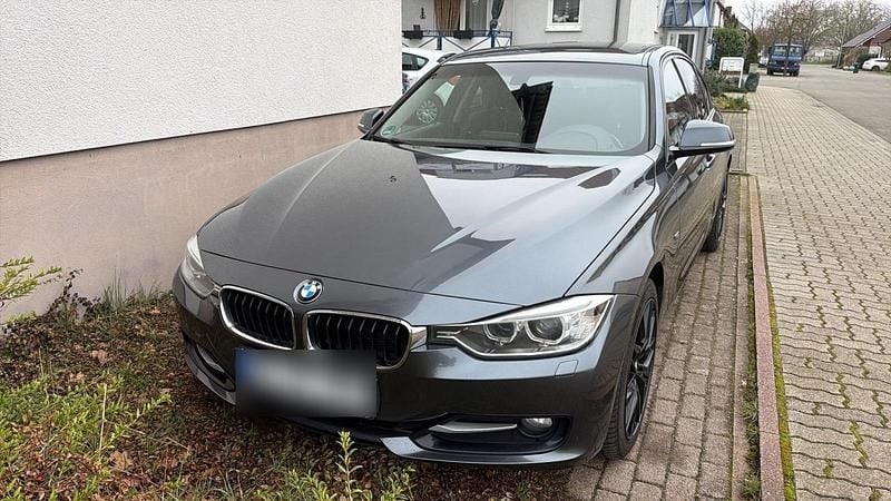 Gebraucht BMW 320 184 PS (135 kW) 2013 Grau Limousine