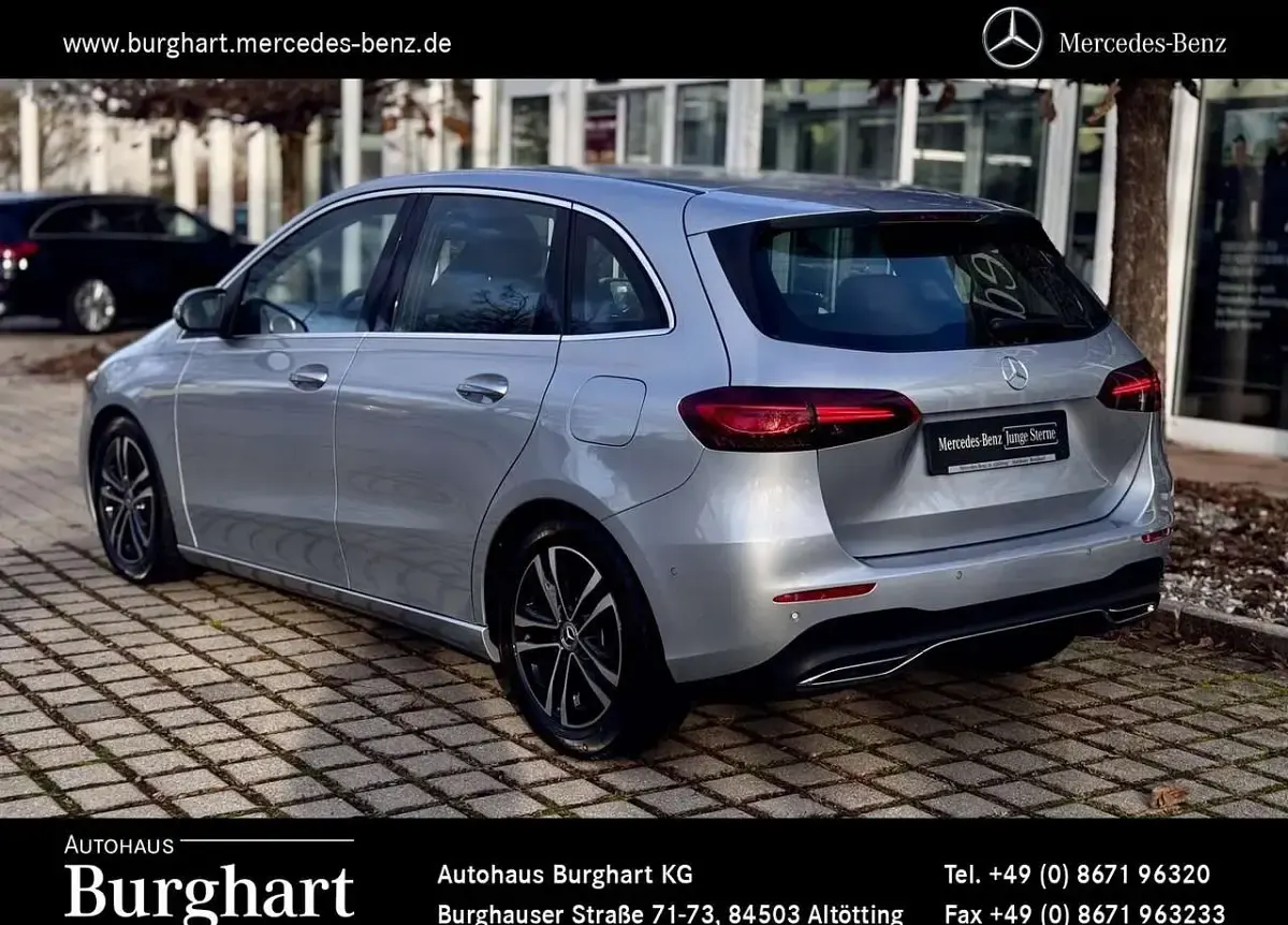 Gebraucht Mercedes B200 Advanced 150 PS (110 kW) 2024 Silber Kleinwagen