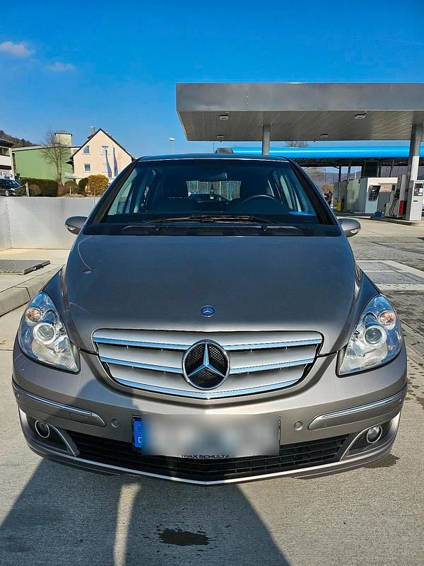 Gebraucht Mercedes B180 109 PS (80 kW) 2005 Gold Van / Kleinbus