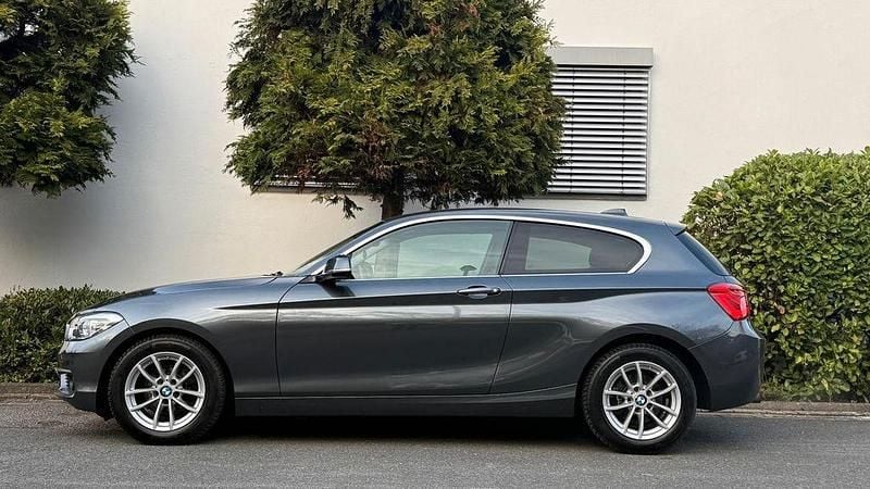 Gebraucht BMW 118 Advantage 136 PS (100 kW) 2017 Mineralgrau Kleinwagen