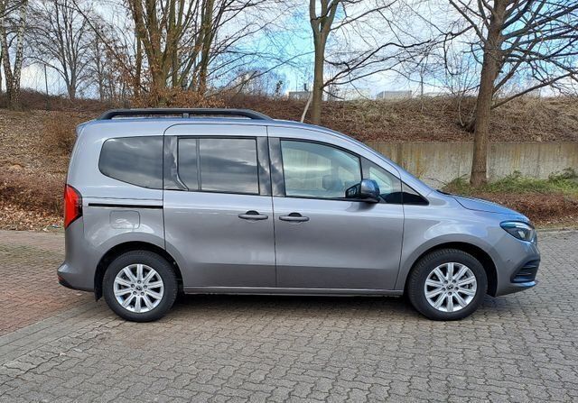 Gebraucht Mercedes T180 Progressive 131 PS (96 kW) 2023 Grau Van / Kleinbus