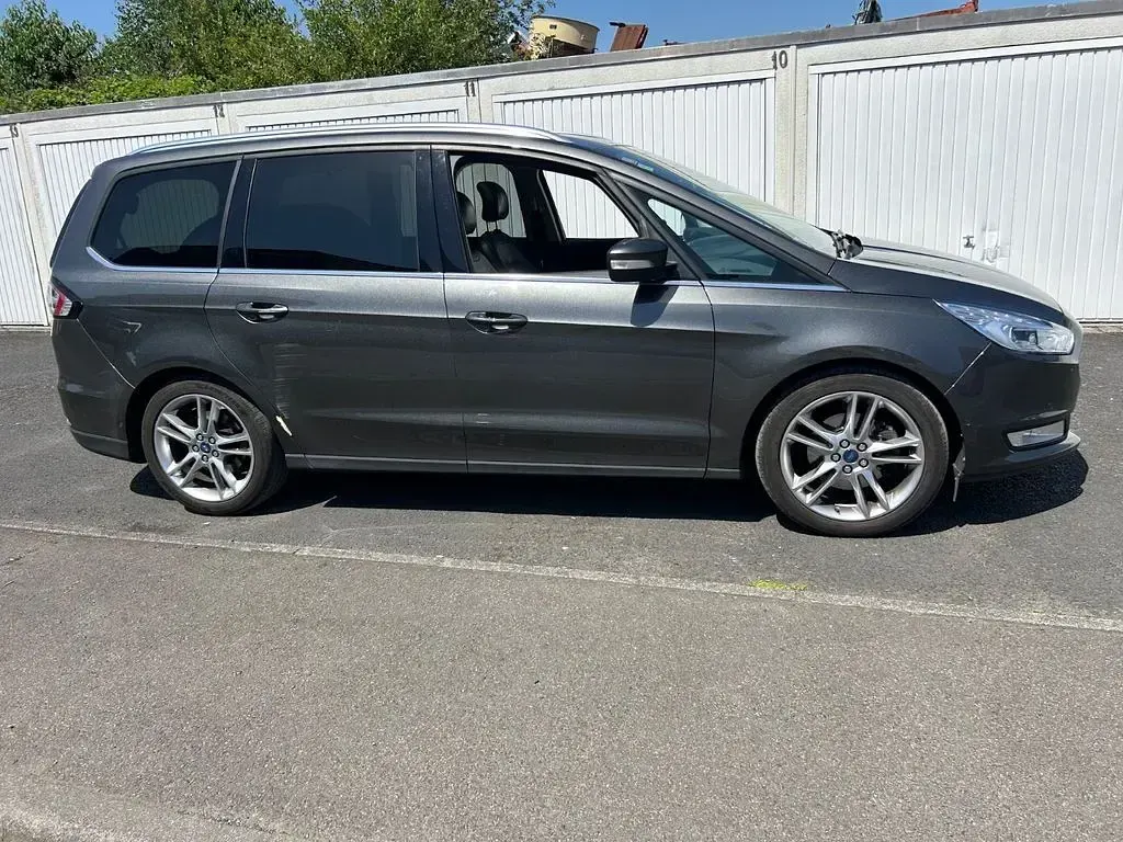Gebraucht Ford Galaxy Titanium 209 PS (153 kW) 2016 Grau Van / Kleinbus