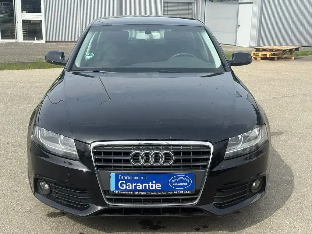 Gebraucht Audi A4 Attraction 120 PS (88 kW) 2010 Schwarz Limousine