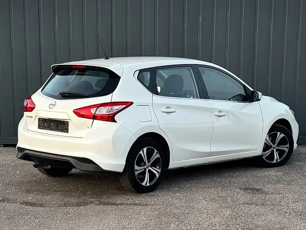 Gebraucht Nissan Pulsar Acenta 116 PS (85 kW) 2015 Weiß Kleinwagen