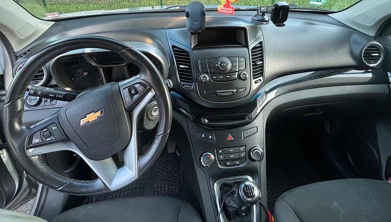 Gebraucht Chevrolet Orlando 140 PS (102 kW) 2013 Silber Van / Kleinbus