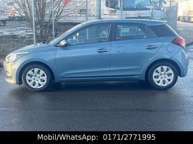 Gebraucht Hyundai i20 GO! 75 PS (55 kW) 2017 Limousine
