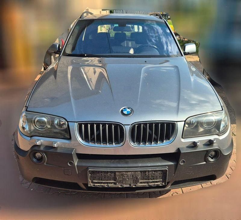 Grau Gebraucht 2005 BMW X3 SUV | 3.800 € (Fairer Preis) - Bild 1/4