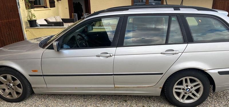 Gebraucht BMW 318 118 PS (86 kW) 2001 Grau Kombi