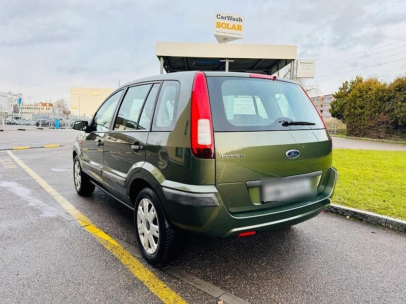 Grün Gebraucht 2007 Ford Fusion Ambiente Kleinwagen | 3.250 € (Fairer Preis) - Bild 1/4