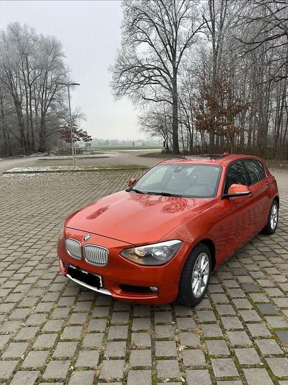 Orange Gebraucht 2012 BMW 116 Urban Line Kleinwagen | 8.600 € (Fairer Preis) - Bild 1/4