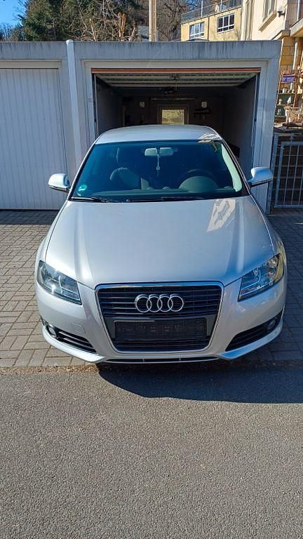 Gebraucht Audi A3 Attraction 102 PS (75 kW) 2010 Silber Kleinwagen