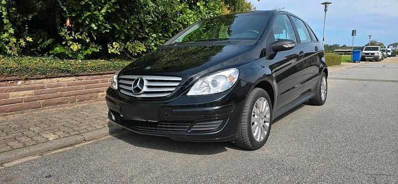 Schwarz Gebraucht 2007 Mercedes B150 Van / Kleinbus | 5.100 € (Fairer Preis) - Bild 1/4