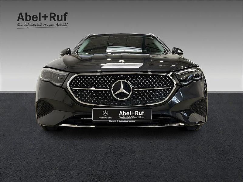 Gebraucht Mercedes E220 Avantgarde 197 PS (144 kW) 2025 lack graphitgrau Kombi