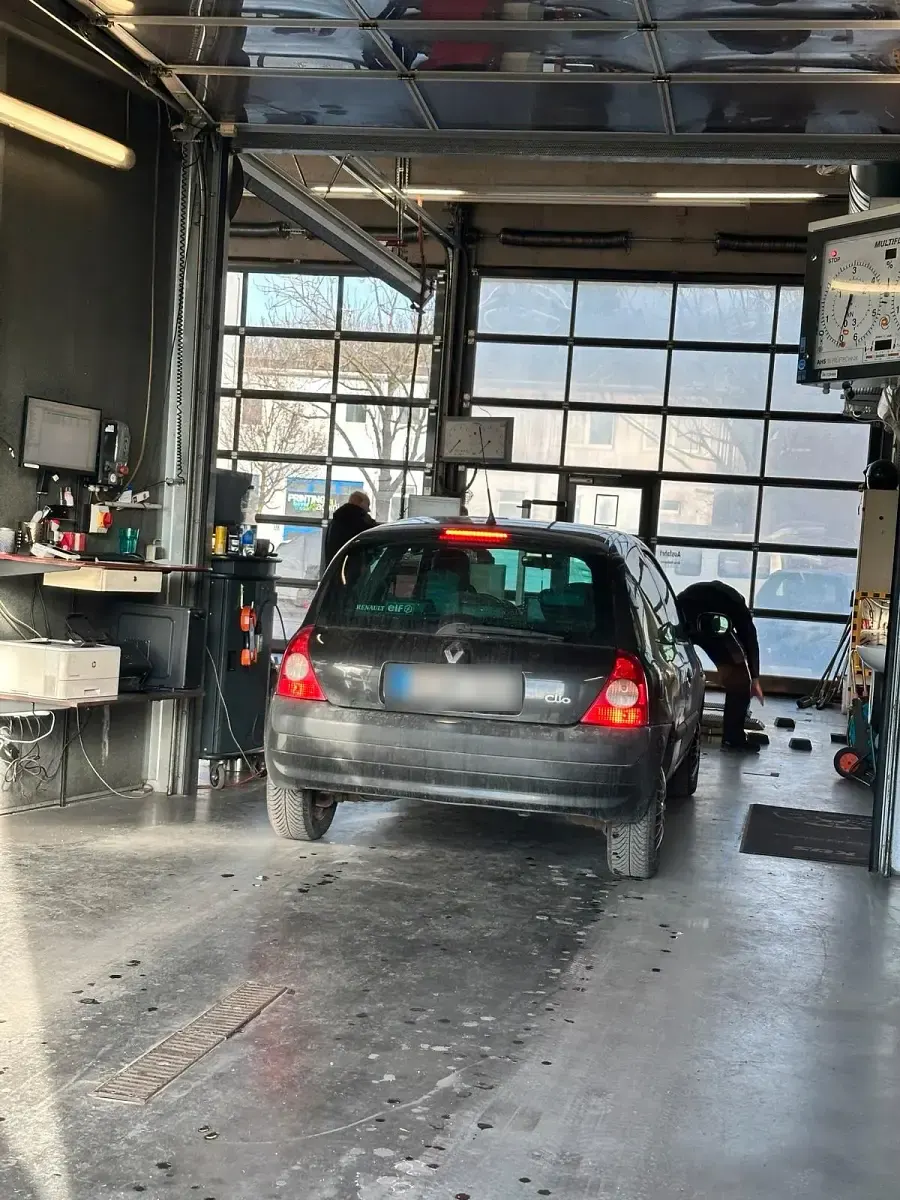 Gebraucht Renault Clio II 75 PS (55 kW) 2002 Schwarz Kleinwagen