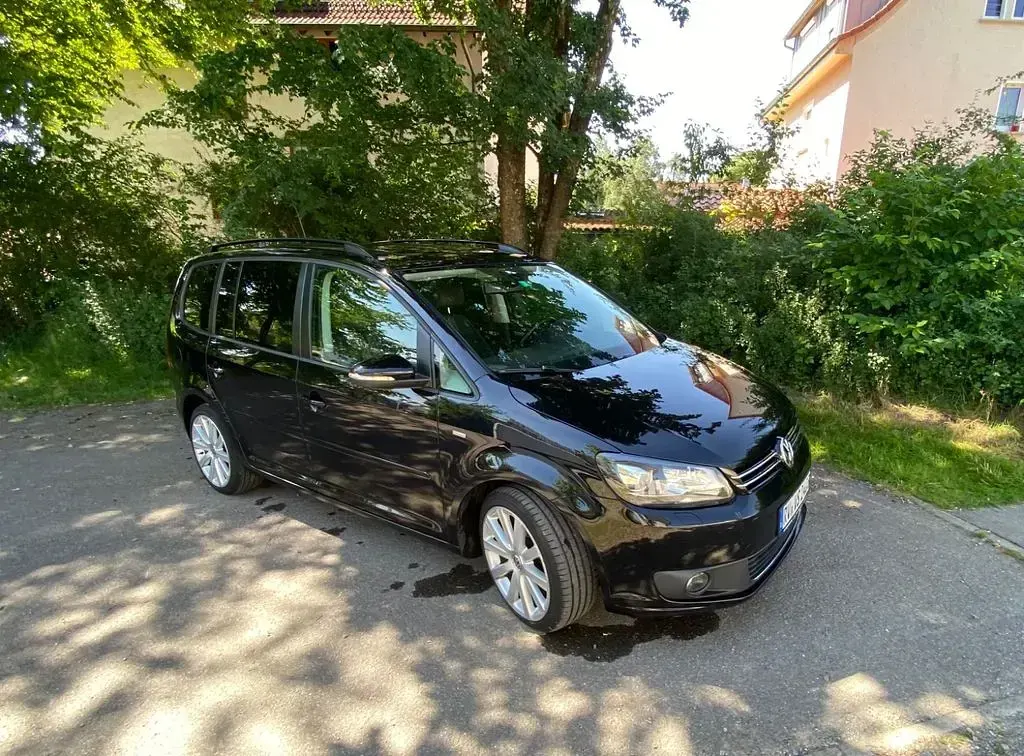 Gebraucht VW Touran Match 105 PS (77 kW) 2012 Schwarz Van / Kleinbus