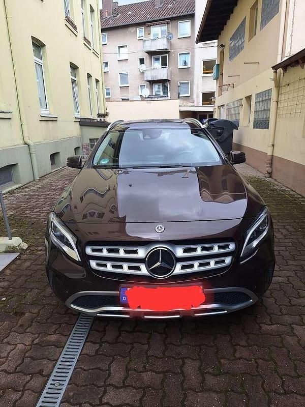 Gebraucht Mercedes GLA180 122 PS (89 kW) 2018 SUV