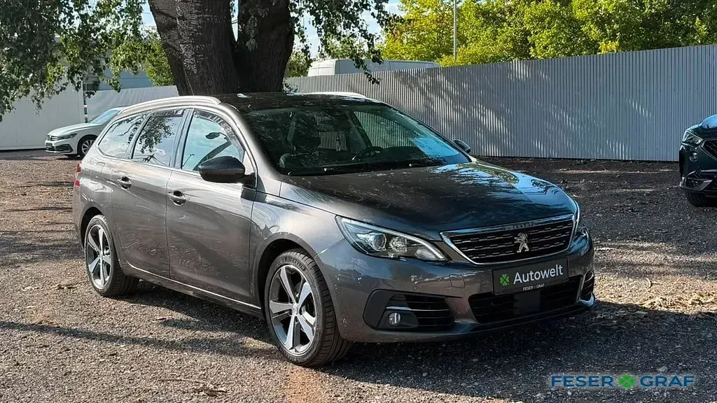 Gebraucht Peugeot 308 131 PS (96 kW) 2018 Grau Limousine