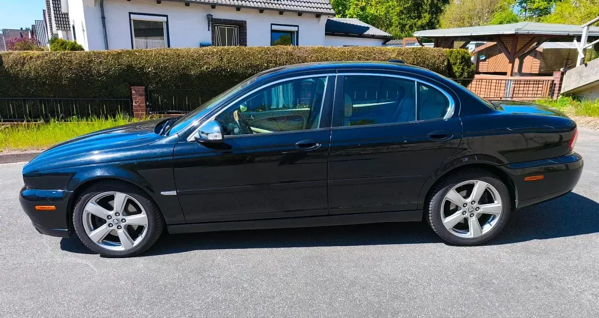 Gebraucht Jaguar X-type Executive 145 PS (106 kW) 2008 Schwarz Limousine