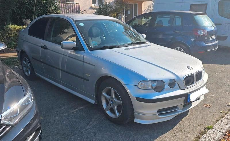 Silber Gebraucht 2004 BMW 316 Compact Kleinwagen | 1.850 € (Etwas zu teuer) - Bild 1/4
