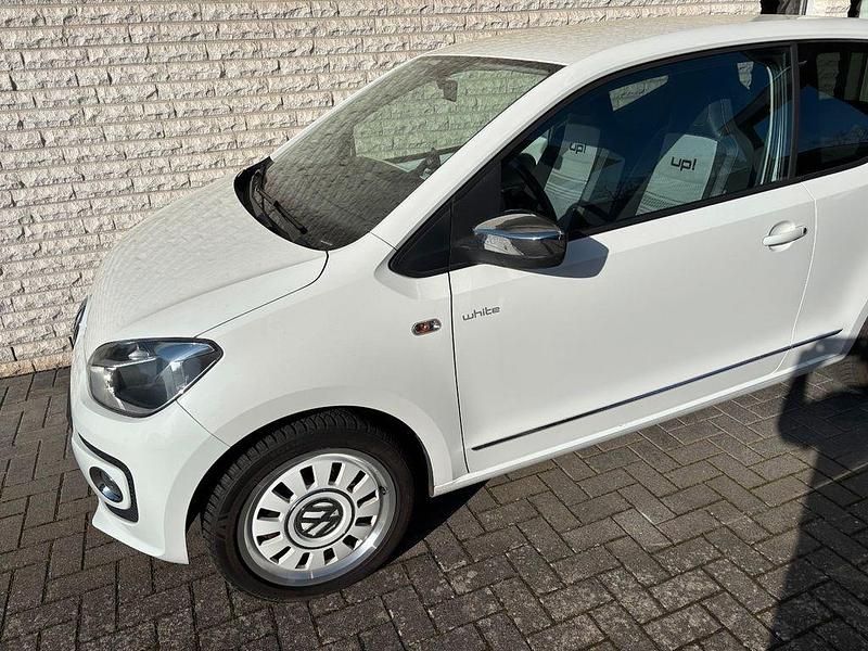 Gebraucht VW up! high up! 60 PS (44 kW) 2012 Weiß Kleinwagen