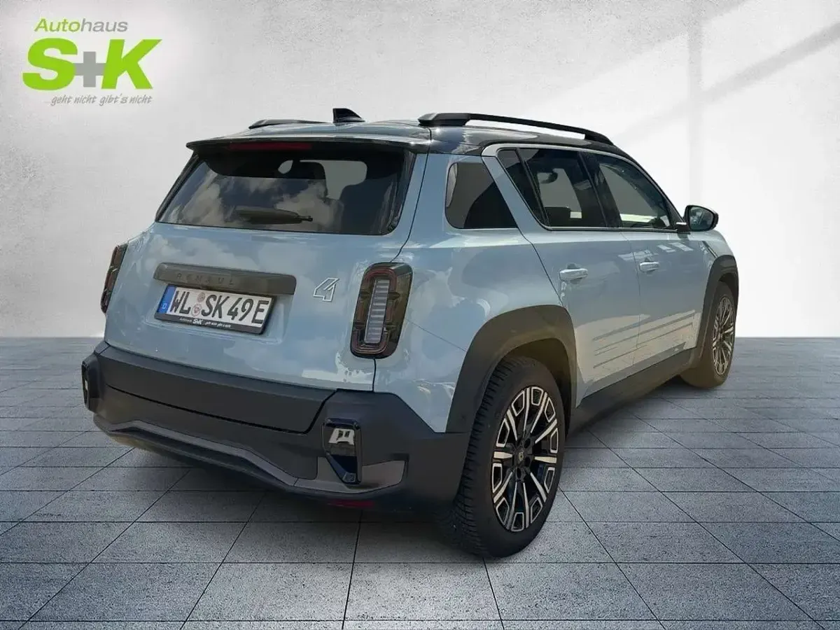 Gebraucht Renault 4 E-Tech Iconic 110 kW (150 PS) 2025 Kumulusblau, black pearlschwarz metallic (blau) SUV