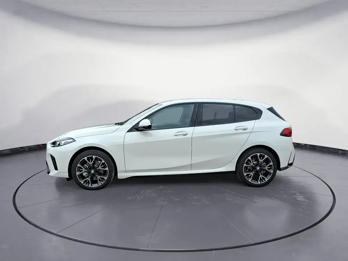 Używany BMW 118 M Sport 150 KM (110 kW) 2026 Hatchback