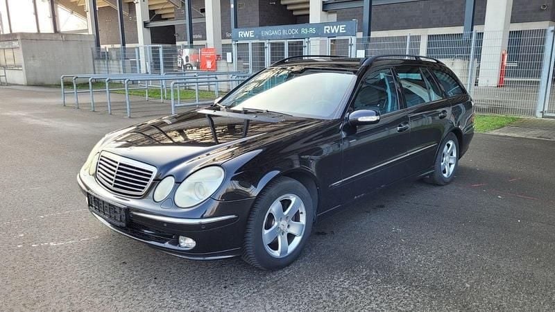 Gebraucht Mercedes E270 177 PS (130 kW) 2003 Schwarz Kombi