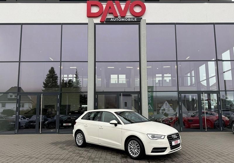 Weiß Gebraucht 2015 Audi A3 Ambiente Kombi | 12.991 € (Superpreis) - Bild 1/4