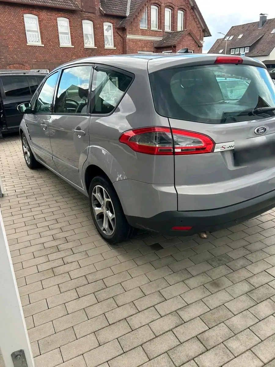 Gebraucht Ford S-MAX 140 PS (102 kW) 2013 Grau Van / Kleinbus