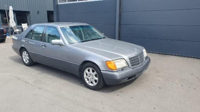Grau Gebraucht 1993 Mercedes 300 SE Limousine | 6.000 € - Bild 1/4