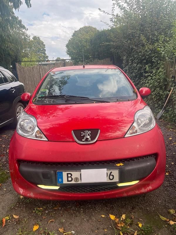 Rot Gebraucht 2007 Peugeot 107 Kleinwagen | 2.200 € - Bild 1/4